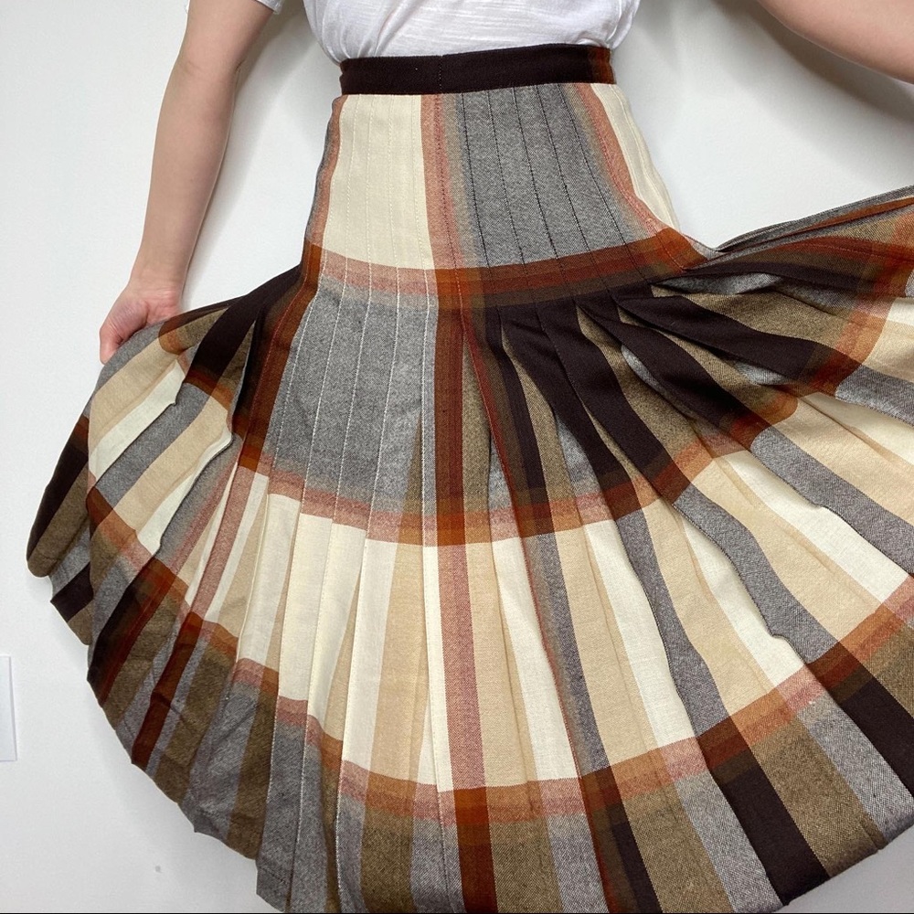 1970’s Reversible Cream & Brown Pleated Wool Skirt
